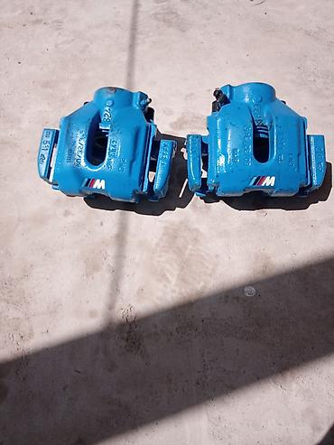 brembo gold: Пара передних тормозных суппортов BMW M (синие). - Тип: фиксированные — 2