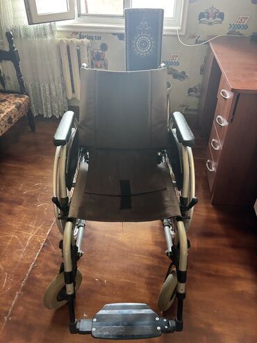 abc design 3 tec universal arabalar: Salam.Əlil arabası eyvana qoyulduğuna görə parçasının rəngi biraz