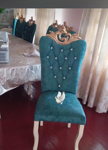 белый рабочий стол: Stul yeni rəng seçimi var