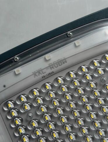 Projektorlar: Günəş enerjisi ilə işləyən, pult vasitəsilə idarə olunan 200 watt işıq -da lalafo.az — 4 Projektorlar: Günəş enerjisi ilə işləyən, pult vasitəsilə idarə olunan 200 watt işıq — 4