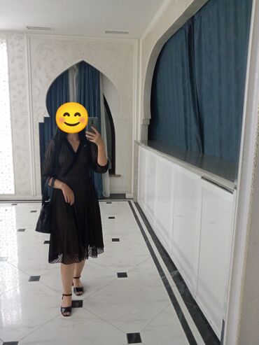 вечернее черное платье: Вечернее платье
