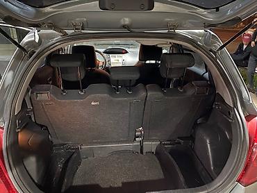 авто ярис: Toyota Yaris: 2006 г., 1.3 л, Робот, Бензин, Хэтчбэк — 7