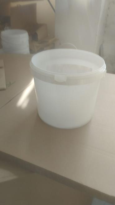 Boçkalar və çəlləklər: Ağ rəngli plastik vedrələr – çoxməqsədli istifadə üçün — 4