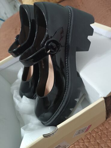 обувь женская 38: Туфли T.Taccardi, 38, цвет - Черный