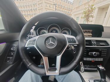 Mercedes-Benz: Mercedes‑Benz C‑Class sedan - Kuzov: ağ rəng, 4 qapı, kompakt premium — 13