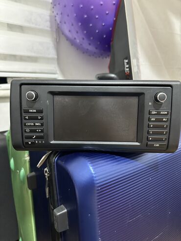 магнитол на авто: Продаю монитор БМВ е39, состояние отличное торг уместен