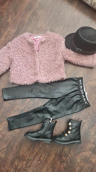 Верхняя одежда: Продаю верхнюю одежду на девочку 5-6,5 лет. Вся одежда в идеальном — 19