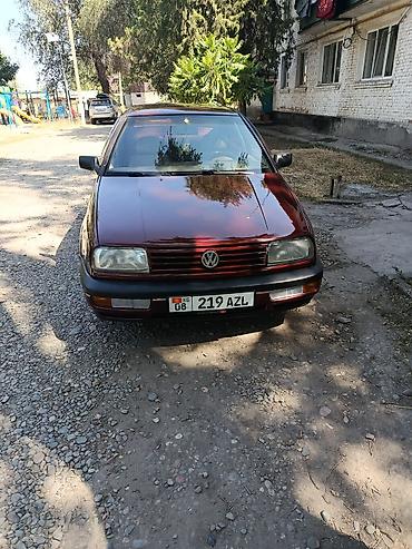 2 моно: Volkswagen Vento: 1992 г., 1.8 л, Механика, Бензин, Седан — 2
