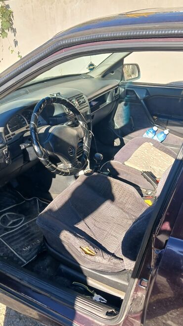 Opel: Opel Vectra: 2 l | 1993 il 500000 km Sedan — 4