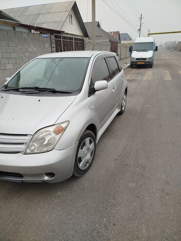 Toyota: Toyota ist: 2002 г., 1.3 л, Автомат, Бензин, Хэтчбэк