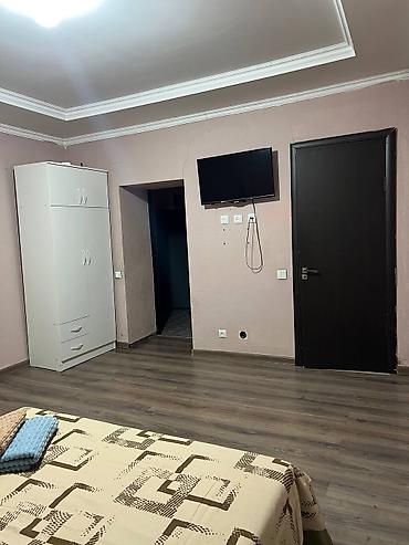 Посуточная аренда квартир: 1 комната, Душевая кабина, Постельное белье, Парковка — 13