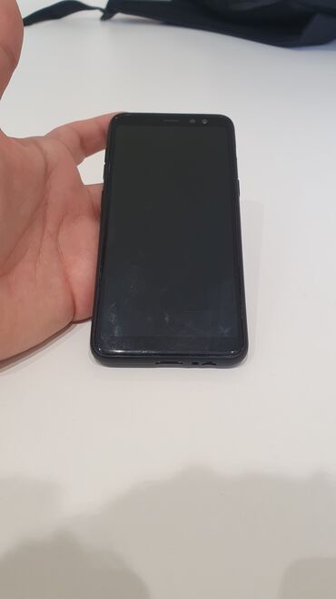 ikinci el mobil telefonlar: Samsung Galaxy A8 2018, 32 GB, rəng - Qara, Sensor, Barmaq izi, İki sim kartlı