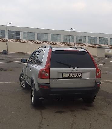 volta moped: Volvo XC90, gümüşü rəng, 7 yerlik tam ölçülü SUV. Əsas xüsusiyyətlər — 6