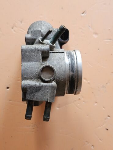 Дроссельные заслонки: Дроссельная заслонка Audi 1998 г., Б/у, Оригинал, Германия — 2