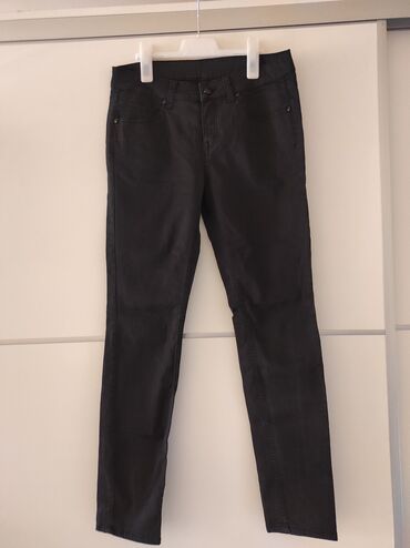 sjajne pantalone: M (EU 38)