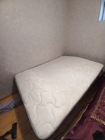 Ev və bağ: Sadə matras, Bir nəfərlik