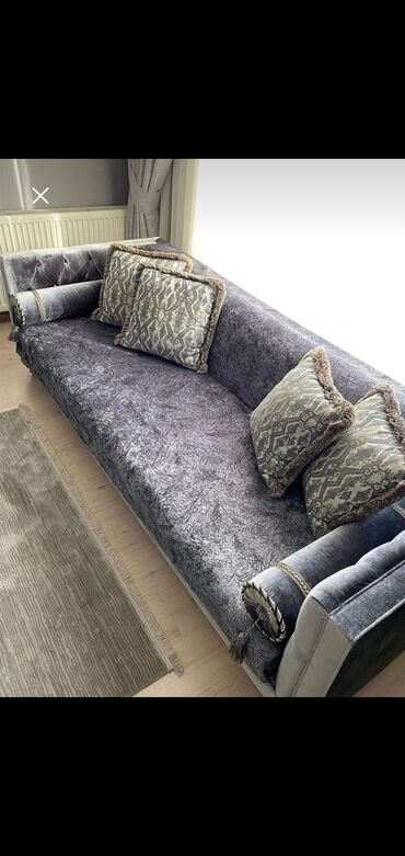 Pastel dəstləri: Tek divan uzluyu 160/220
Qiymet 13azn