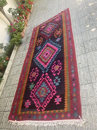 kilim: Uzunlugu 3m, eni 1,5 m olan kilim . El isidir cox gozeldir. Real — 3