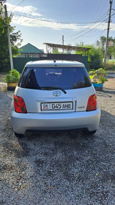 значок тайота ист: Toyota ist: 2002 г., 1.3 л, Бензин, Хетчбек