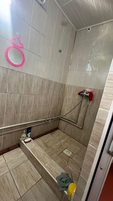 Продажа домов: Дом, 200 м², 5 комнат, Собственник, Старый ремонт at lalafo.kg — 11 Продажа домов: Дом, 200 м², 5 комнат, Собственник, Старый ремонт — 11