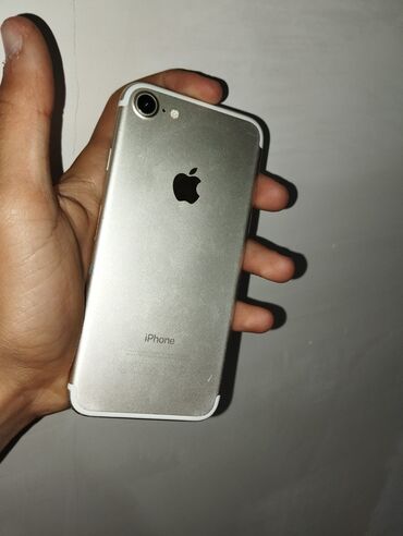 Apple iPhone: IPhone 7, 32 GB, Matte Gold, Barmaq izi