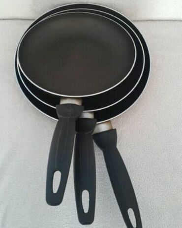 wok сковорода: Сковорода из нержавеющей стали, одинарное дно, изнутри тефлоновое