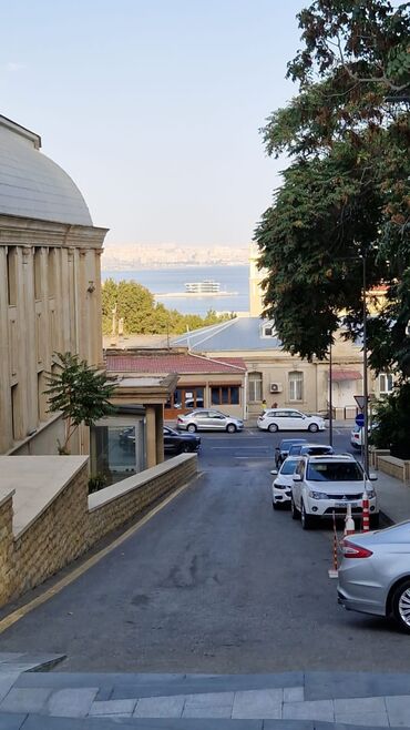 ВАЗ (ЛАДА): Məkan: İçərişəhər və Dənizkənarı Bulvarın yaxınlığı, sakit küçə, dəniz