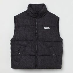 button куртка двухсторонняя: Продаю новую безрукавку HM, плотная, для холодного периода времени