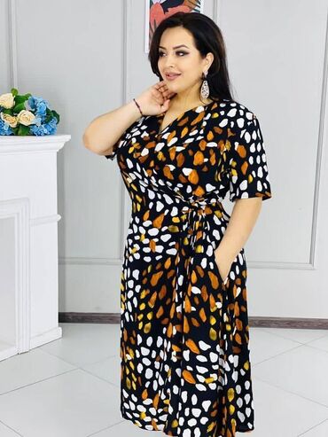 Повседневные платья: Платье.
в стиле max mara .
размеры: 52.
Платная доставка по городу — 13