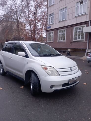 Toyota: Toyota ist: 2004 г., 1.5 л, Автомат, Бензин, Хэтчбэк