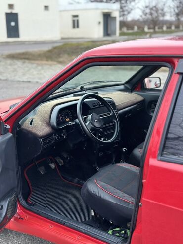 VAZ (LADA): VAZ 21099 sedan - Kuzov: 4 qapılı sedan, qırmızı rəng, qara bamper və — 9