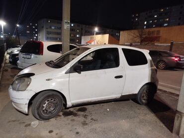 Toyota: Toyota Vitz: 2000 г., 0.1 л, Автомат, Бензин