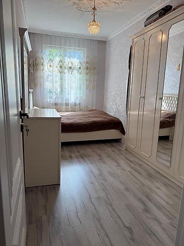 ecemi: Bakı, 3 otaqlı, Köhnə tikili, m. Memar Əcəmi, 60 kv. m — 2