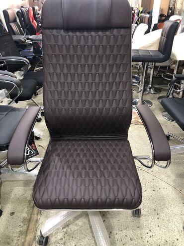 Ofis və oyun kresloları: Yeni, Təkərli, Qolları tənzimlənmir, Dəri — 14