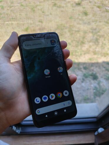 tankda bir paltaryuyan maşını al: Xiaomi Mi A2, цвет - Черный, 
 Битый