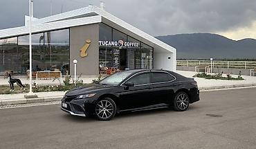 cd 70: Toyota Camry: 2021 г., Бензин — 3