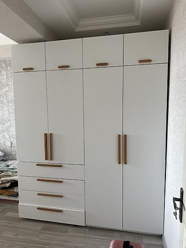 borular: Ağ rəngli modul paltar şkafı - Minimalist dizayn: mat ağ fasad, təbii — 1