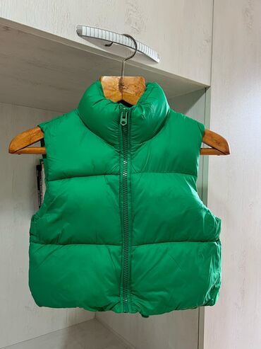 zara xs: Yenidir. 7-8 yaşa gedər. 10 azn. 
Yeni alınıb