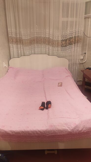 мебель в караколе: Двуспальная Кровать, Б/у