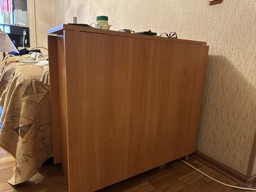 лак по дереву: Ашкана үчүн үстөл, Колдонулган, Бүктөлүүчү, ЛДСП