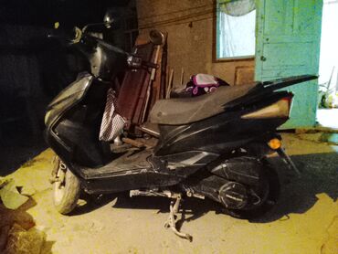 скутер 4 тактный: Скутер түрү 125 куб. см, Бензин, Колдонулган