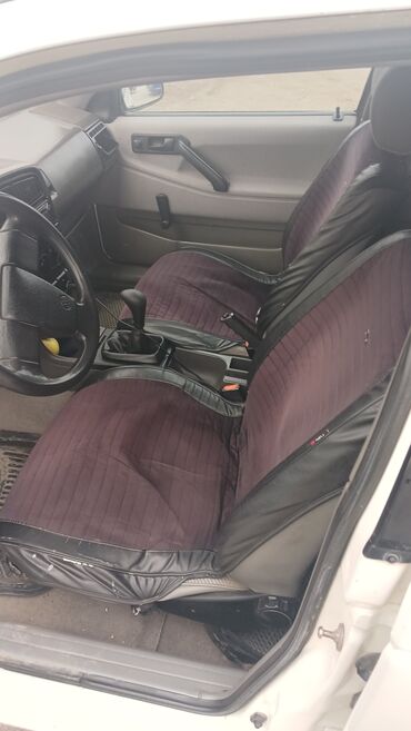 Volkswagen: Volkswagen Passat: 1988 г., Механика, Бензин, Седан at lalafo.kg — 14 Volkswagen: Volkswagen Passat: 1988 г., Механика, Бензин, Седан — 14