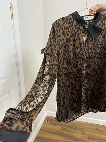 Блузки: Блузка с леопардовым принтом и декоративными деталями - Принт — 2