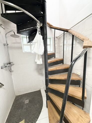 Долгосрочная аренда домов: 200 м², 7 комнат, Видеонаблюдение, Забор, огорожен, Парковка at lalafo.kg — 37 Долгосрочная аренда домов: 200 м², 7 комнат, Видеонаблюдение, Забор, огорожен, Парковка — 37