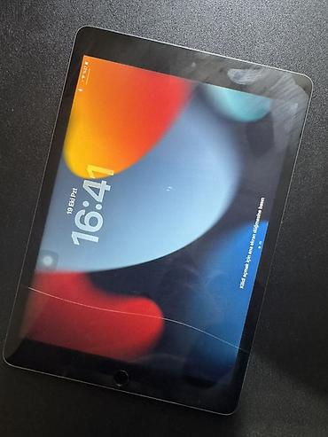 ucuz soyduclar: İşlənmiş Apple iPad 9 (2021), 10,2", 64 GB — 2