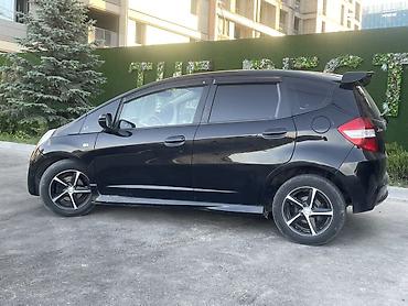crv 5: Honda Jazz: 2011 г., 1.3 л, Механика, Бензин, Хэтчбэк — 3