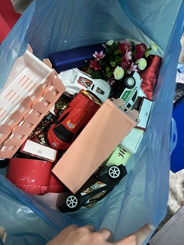 Hədiyyə bağlamaları: Hədiyyə paketi, Yeni, Ödənişli çatdırılma — 9