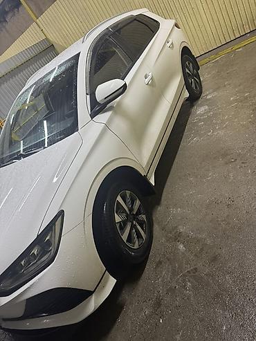BYD: BYD E2: 2025 г., Электромобиль, Кроссовер — 2