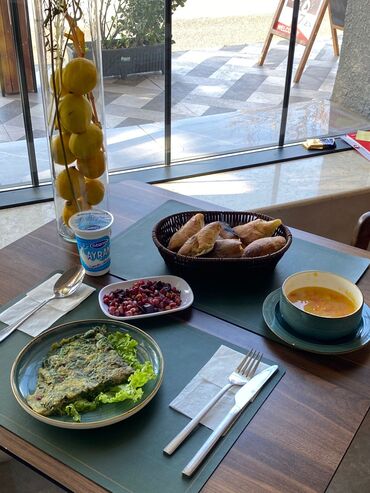 İçkilər: Ev yeməkləri menyusu – restoran/kafe xidməti Tərkib və təqdimat: -