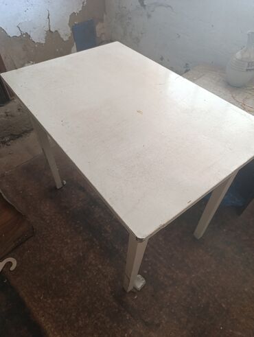 стол дачный: Кухонный Стол, цвет - Белый, Б/у